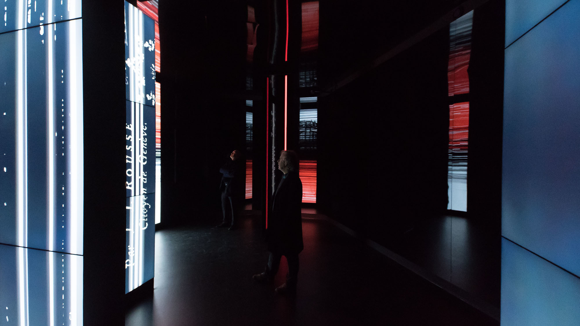 In der sogenannten Black Box vor der eigentlichen Ausstellung wird der historische Kontext geklärt