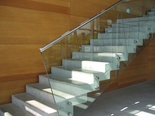 Ganzglas-Treppengeländer