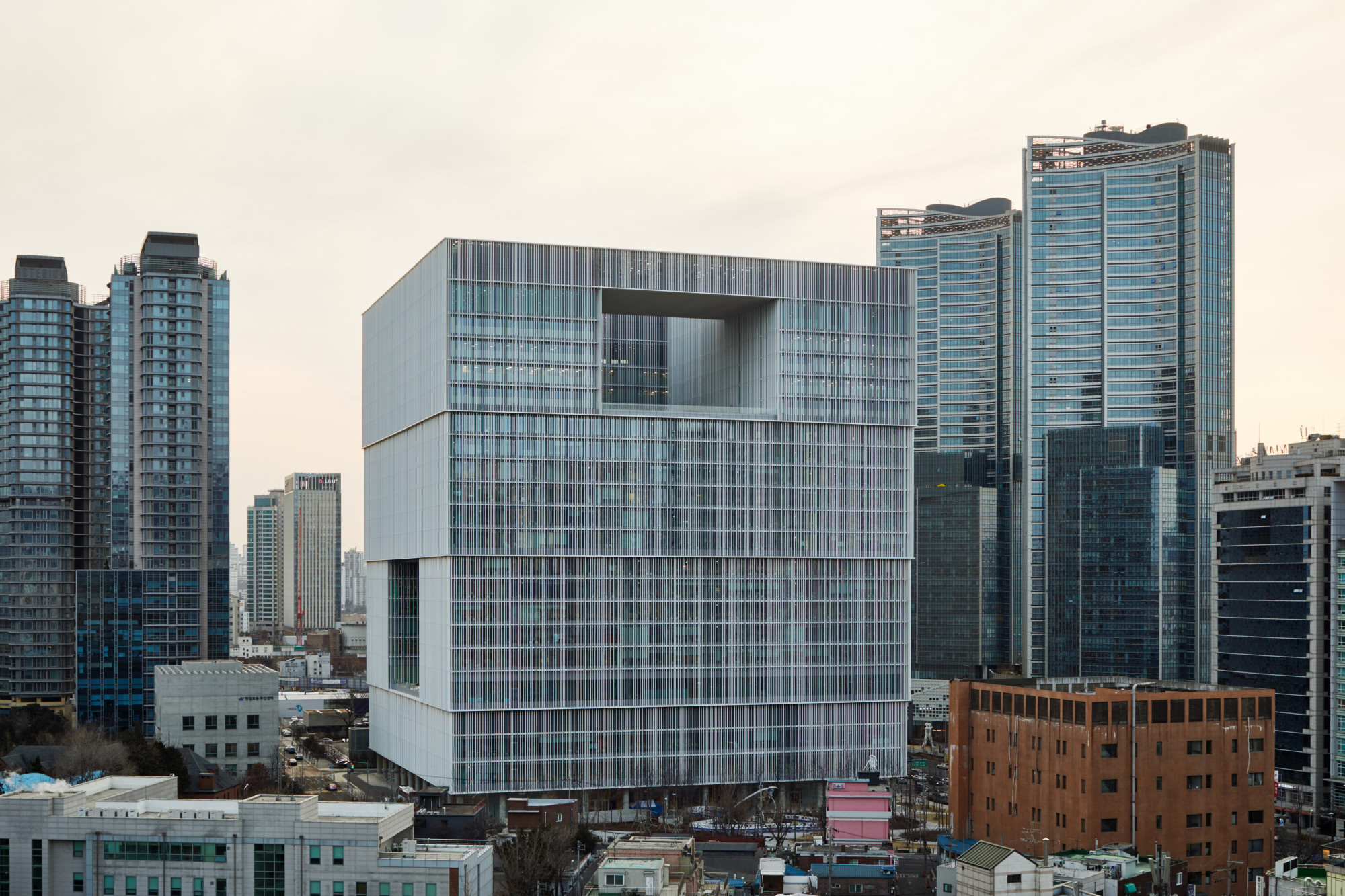 Firmenzentrale Amorepacific In Seoul firmenzentrale amorepacific in seoul sonnenschutz b 252 ro Firmenzentrale Amorepacific In Seoul firmenzentrale amorepacific in seoul sonnenschutz b 252 ro