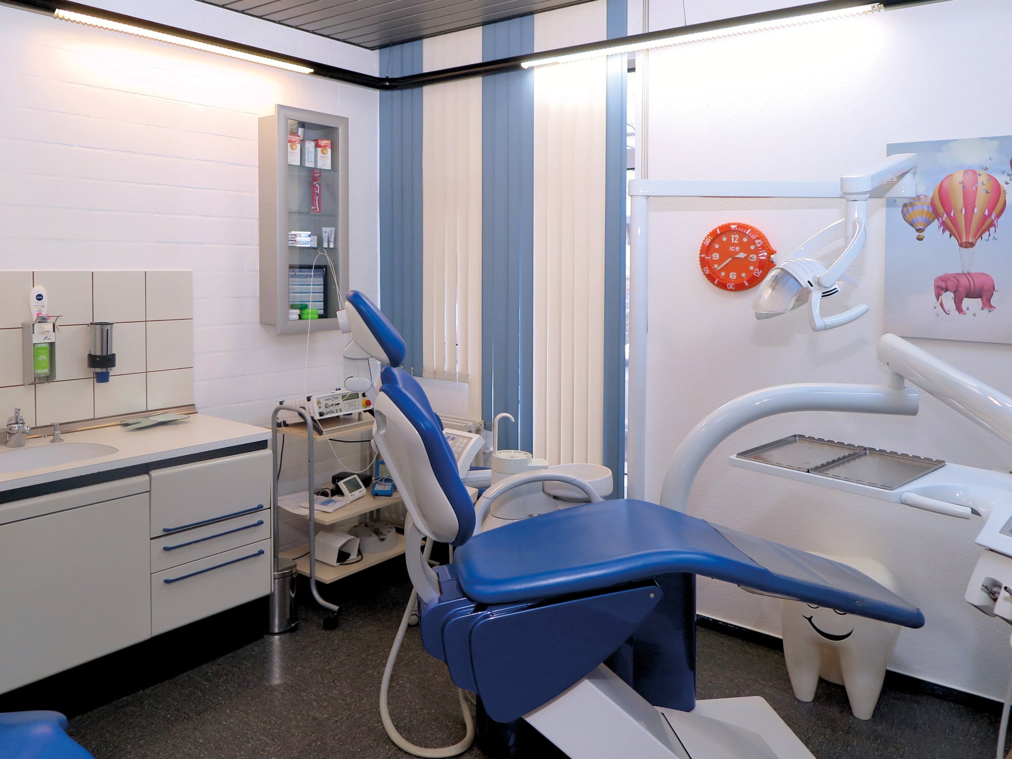 Die Wand- und Deckenfarbe Lucite MultiResist Pro des Herstellers CD-Color ist antimikrobiell wirksam und resistent gegen Algen, Bakterien und Keime