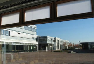 Kapillarglas im Oberlicht der Fachhochschule Bonn-Rhein-Sieg in Rheinbach; Architekten: Vogt & Partner, Düsseldorf