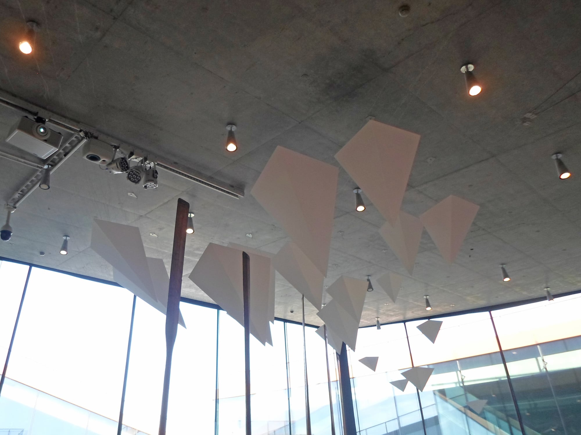 Sie können zur Allgemeinbeleuchtung beitragen und Akzente setzen, wie beispielsweise in Ausstellungen (im Bild: Museum Tirpitz in Blåvand). 