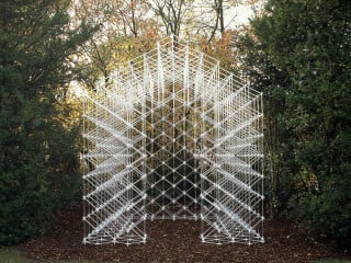 Für einen Privatgarten im baden-württembergischen Leonberg schufen Kawahara Krause Architects aus Hamburg den sogenannten Garden Folly