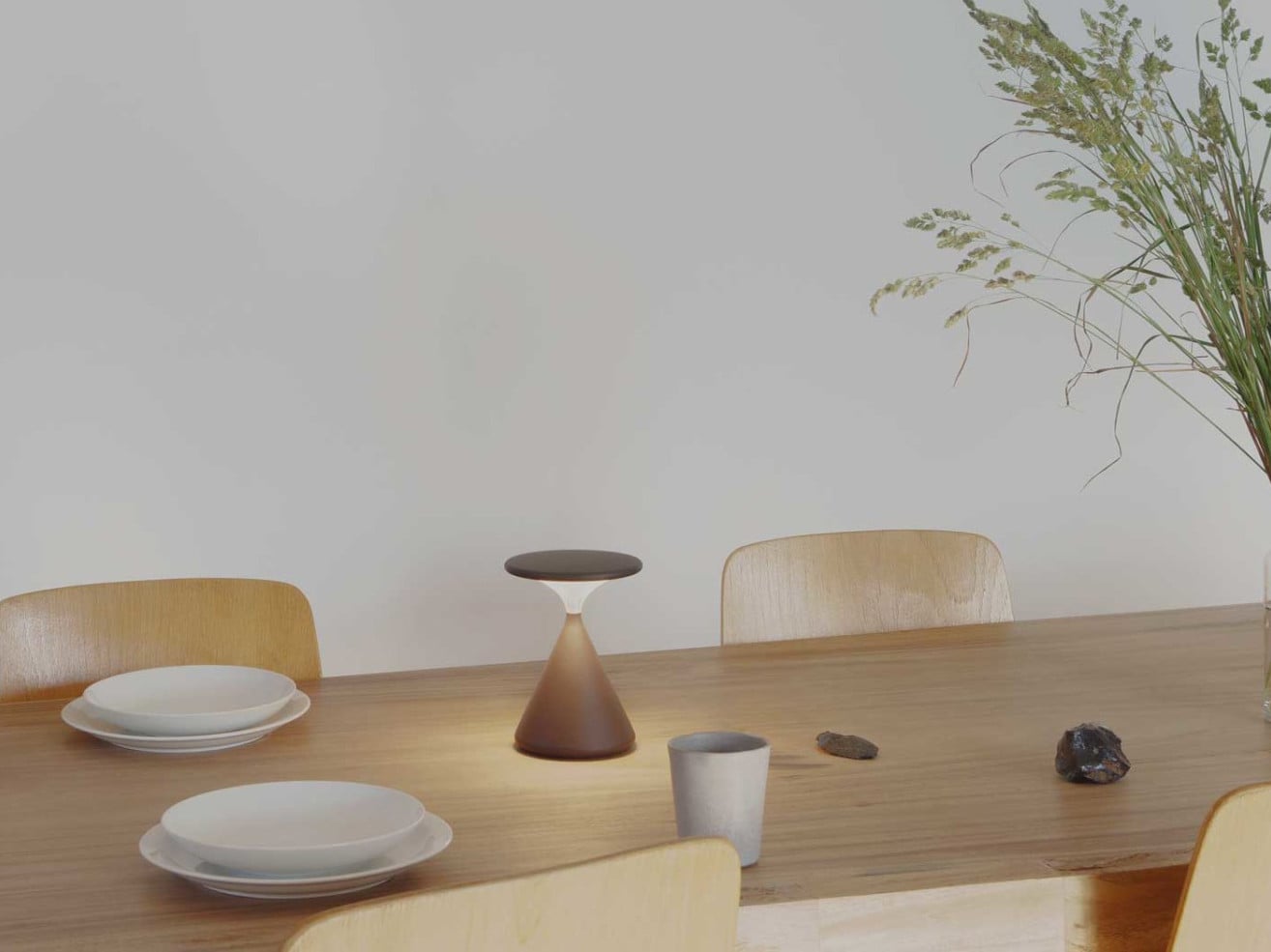 Tobias Grau Salt And Pepper Rot Runde Wandleuchte Mit Moire Effekt Licht News Produkte Baunetz Wissen