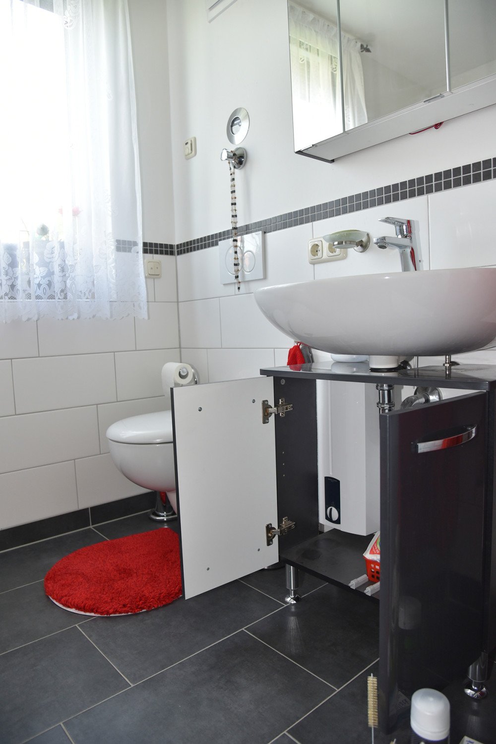 Zentrale Luft Wasser Warmepumpe Heizt 48 Wohnungen