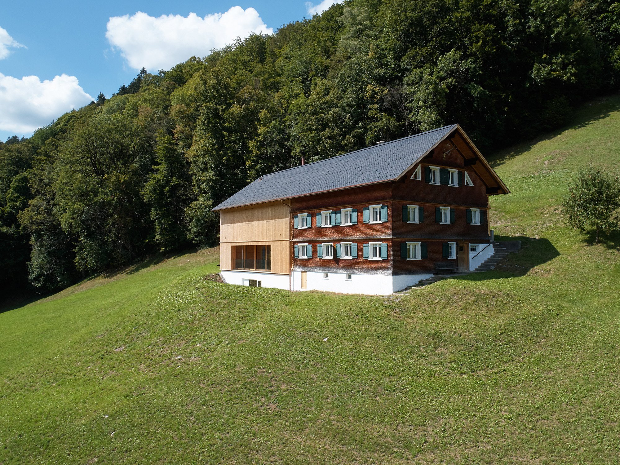 Das Wohnhaus W. in Bezau wurde vom Vorarlberger Architekturbüro Firm geplant. 