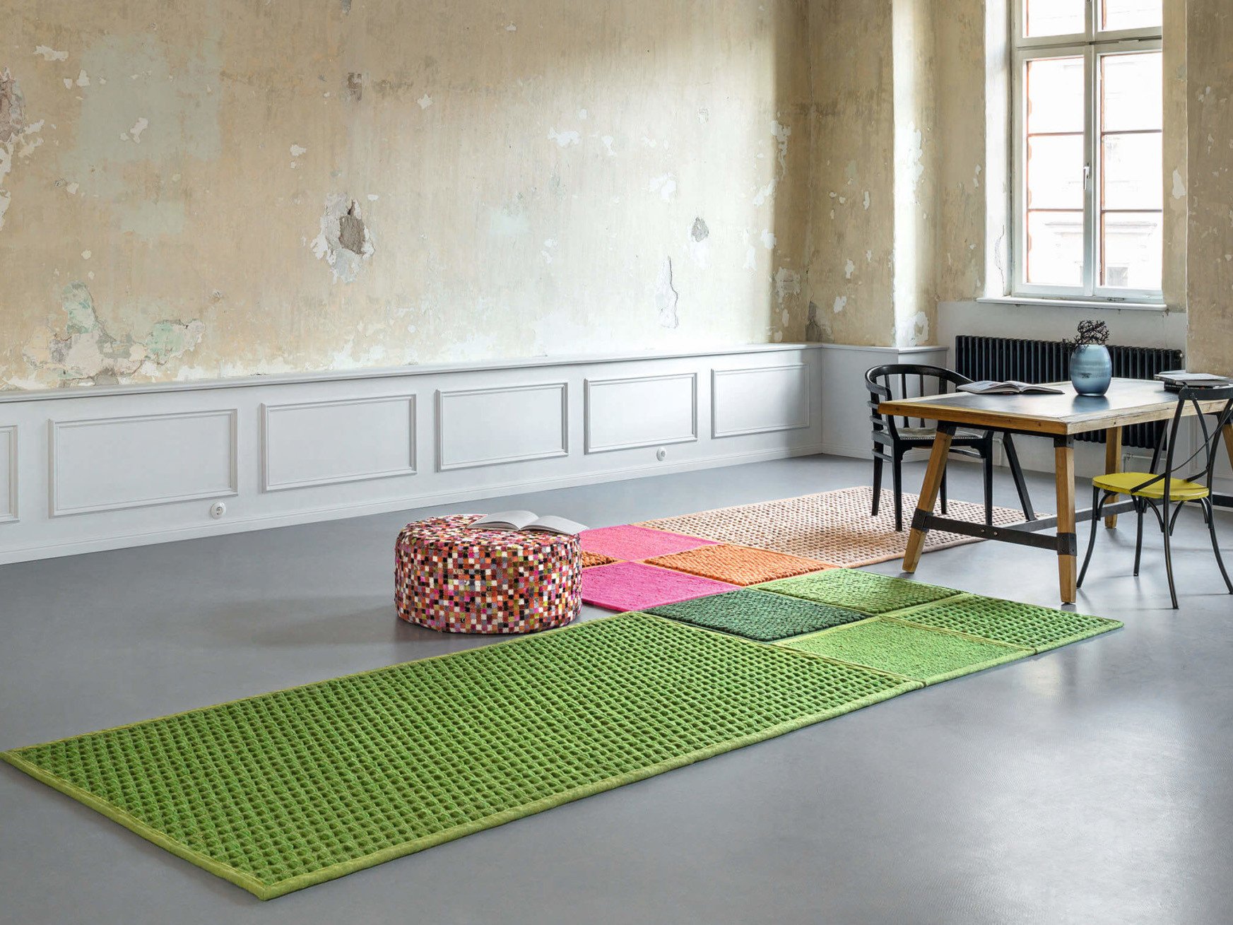 Kombinierbare Teppichfliesen Aus Schafwolle gr 252 ne w 228 nde mit automatischer bew 228 sserung gesund bauen Kombinierbare Teppichfliesen Aus Schafwolle gr 252 ne w 228 nde mit automatischer bew 228 sserung gesund bauen