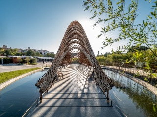 Für eine Gartenschau in der Taiwanesischen Stadt Taichung plante das ortsansässige Architekturbüro Zuo Studio einen kuppelartigen Ausstellungspavillon