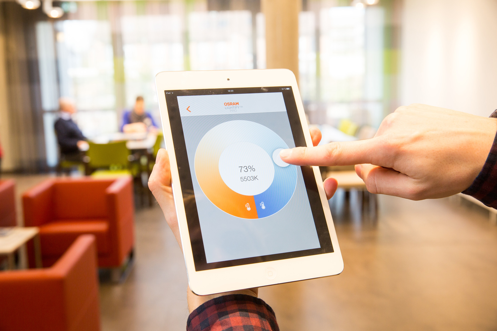 Auch Lightify von Osram ist ein Beleuchtungssystem, das sich per Smartphone oder Tablet steuern lässt