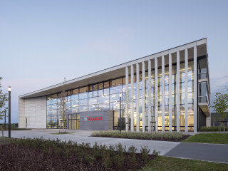 Das Verwaltungsgebäude des Solarlux-Firmengeländes ist bereits von weitem sichtbar.