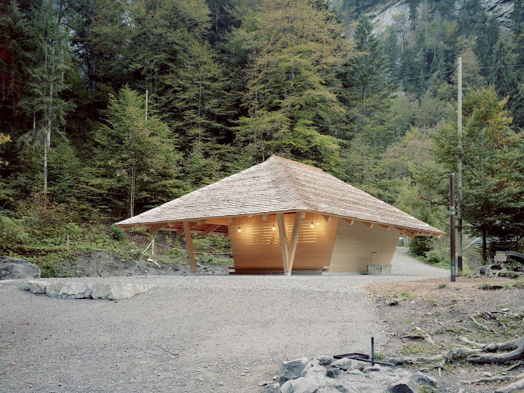Wasserhaus Am Blausee In Kandergrund wasserhaus am blausee in kandergrund geneigtes dach Wasserhaus Am Blausee In Kandergrund wasserhaus am blausee in kandergrund geneigtes dach