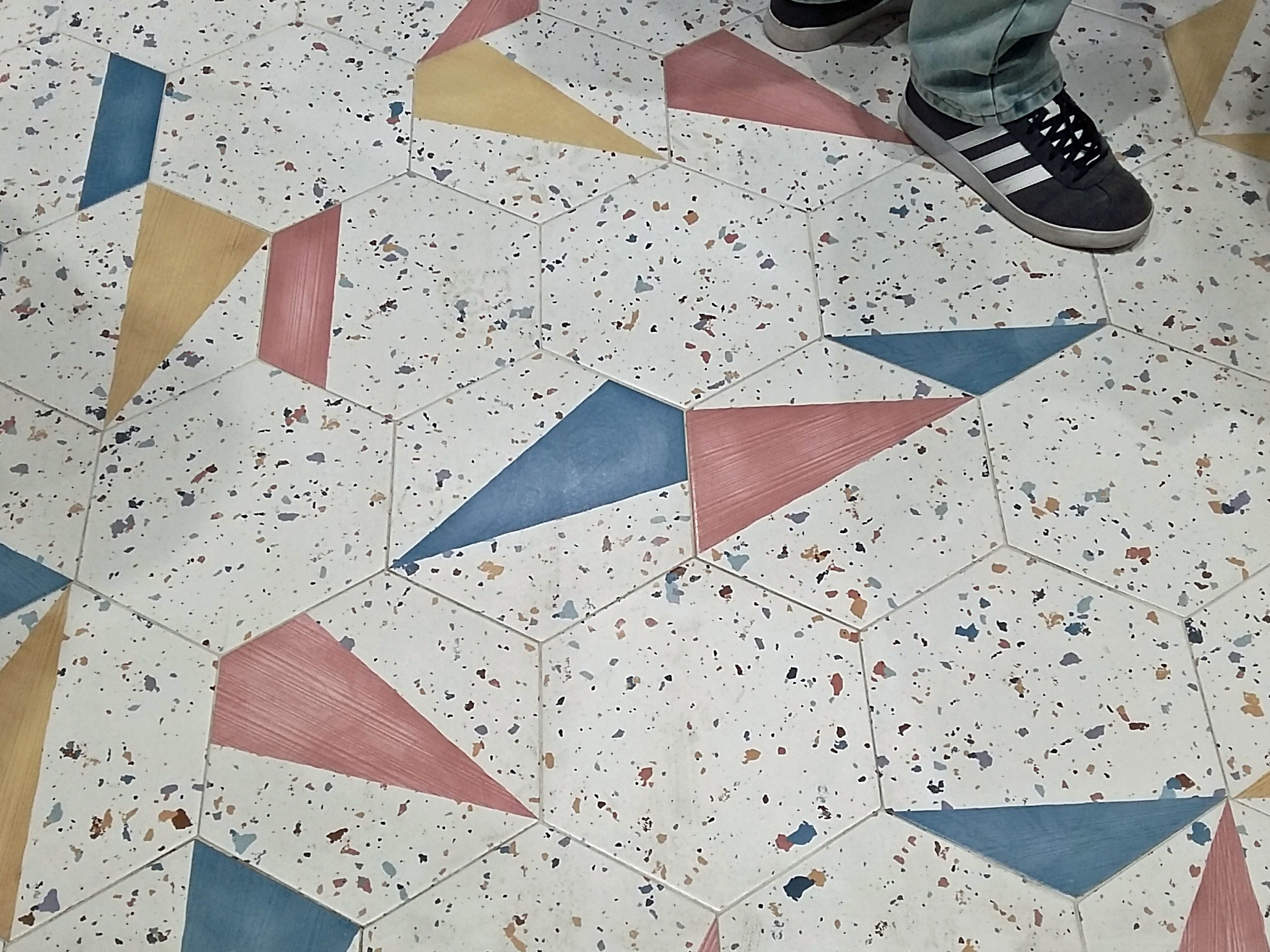 Am vergleichsweise kleinen Stand von Cevica wurde geradezu ein Fest der Formen und Farben gefeiert.
