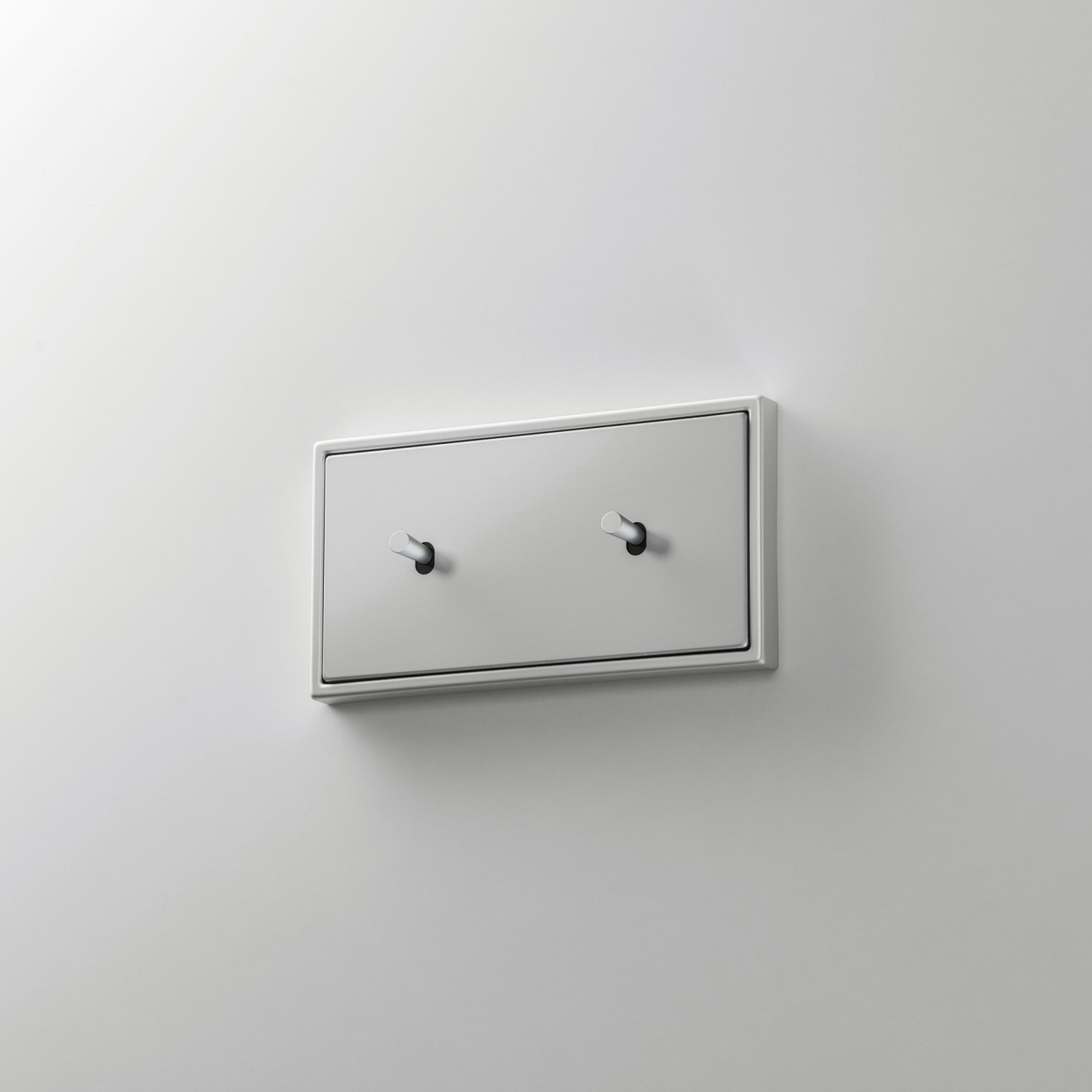 Kippschalter In Messing Edelstahl Chrom Und Aluminium Elektro News Produkte Baunetz Wissen