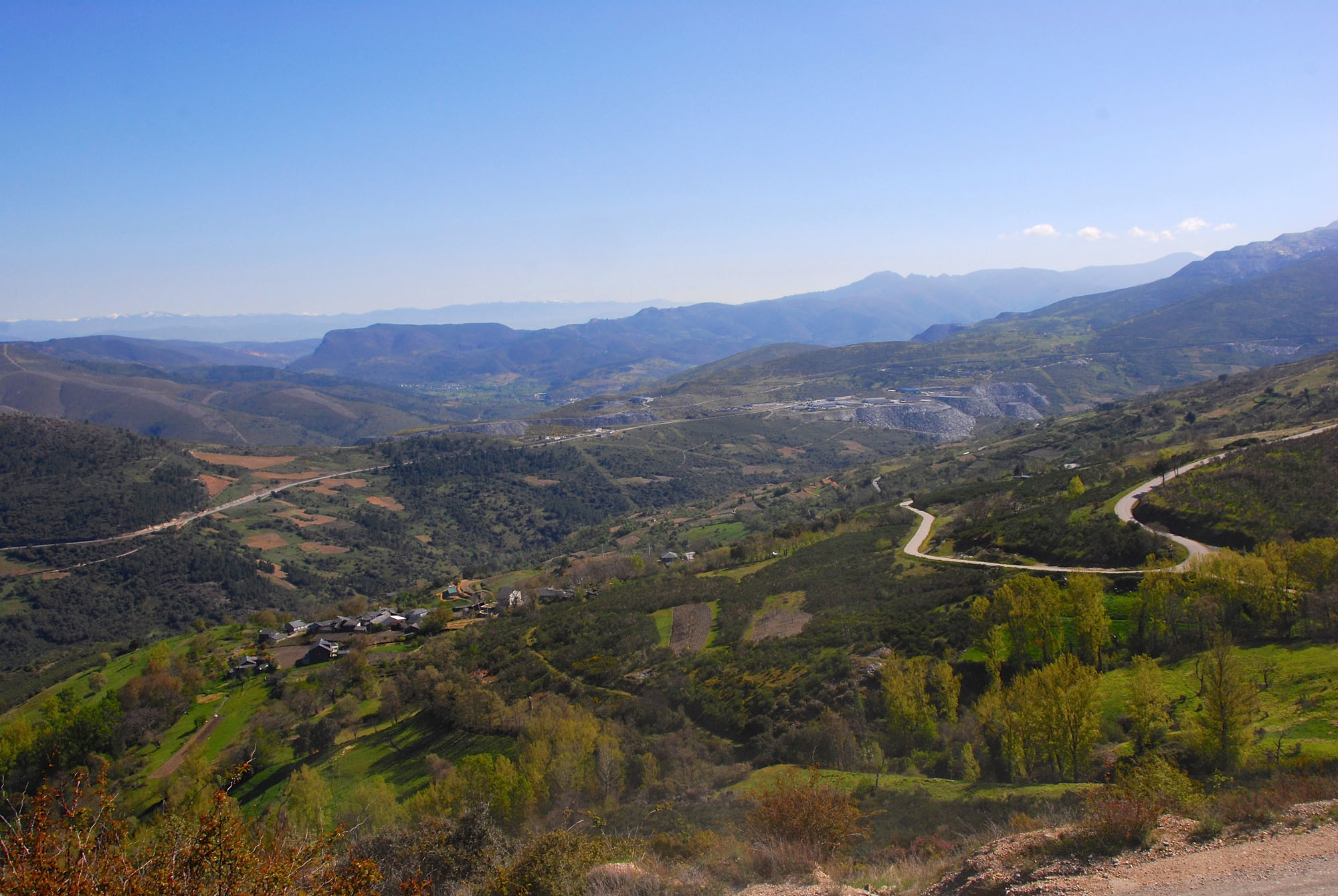 Im „Goldenen Tal“ im spanischen Galizien wird der Schiefer abgebaut. 