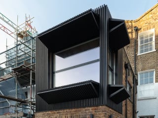 Anbau Black Box in London