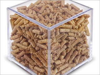 Wie ein Pelletlager richtig geplant, errichtet und ausgestattet wird, erläutert die Broschüre Lagerung von Holzpellets – ENplus-konforme Lagersysteme.