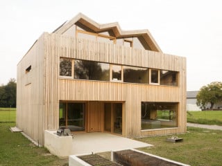 Ferienhaus bei Utrecht | Geneigtes Dach | Wohnen | Baunetz_Wissen