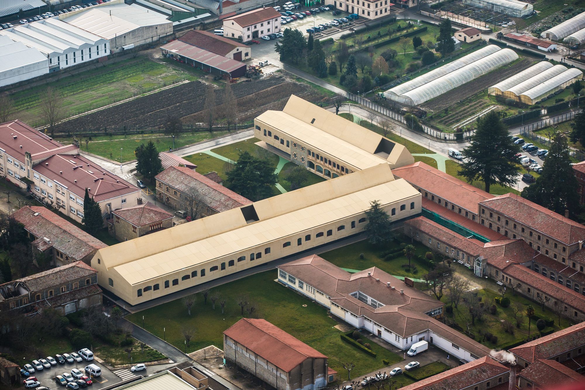 Psychiatrisches Zentrum in Pamplona Beton Sonderbauten