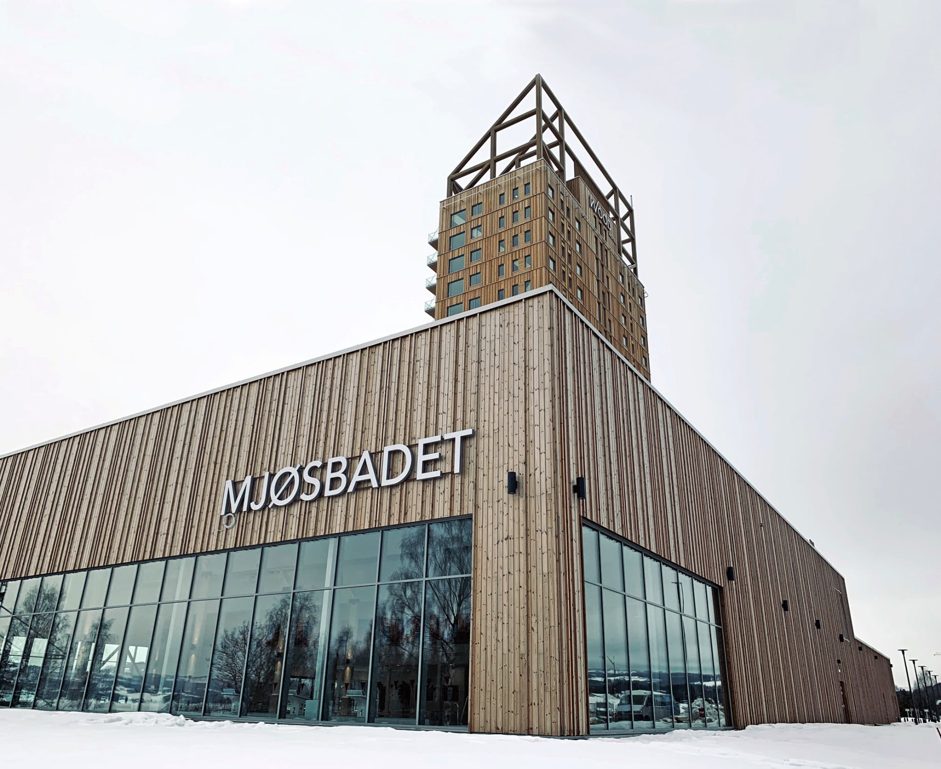 Der Entwurf für das Ensemble aus multifunktional genutztem Hochhaus und öffentlichem Schwimmbad stammt von Voll Arkitekter aus Trondheim.