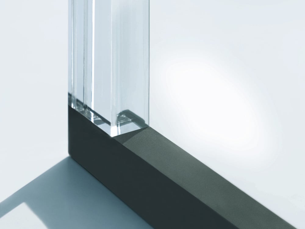 Bei dem Randverbundsystem isopure können bis zu zwei Glaskanten der Mehrscheiben-Isolierverglasung transparent gestaltet werden.