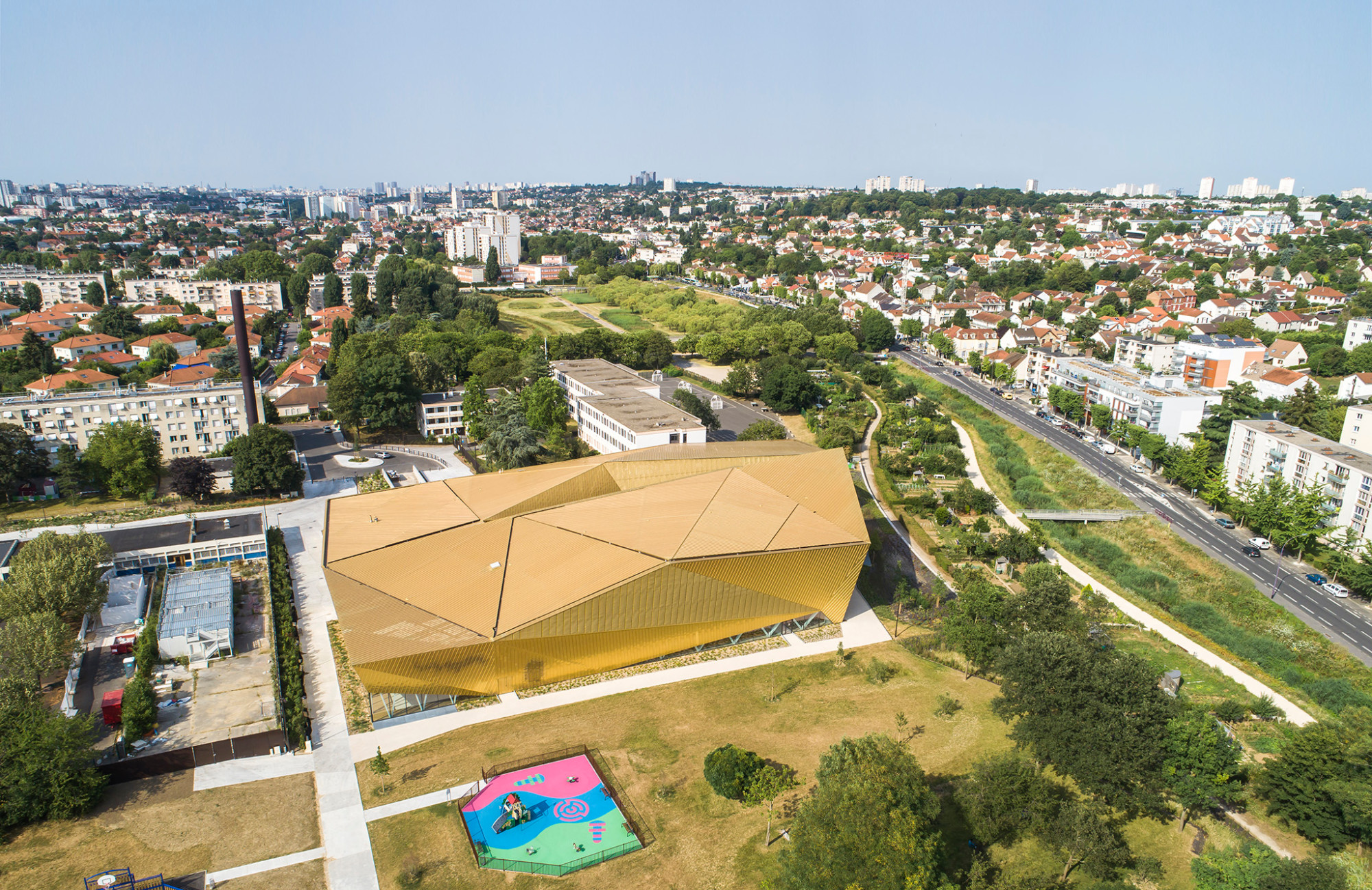 Das Quartier ist von Punkthochhäusern, fünf- und elfgeschossigen Wohnriegeln, ausgedehnten Freiflächen und kleinteilig suburbanen Wohnstrukturen geprägt.