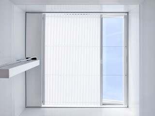 Das Flachdachfenster mit Echtglas vom Hersteller Essmann lässt sich sowohl bei Neubauten als auch bei Bestandsbauten einsetzen und ist für Dachneigungen bis zu 20° geeignet.