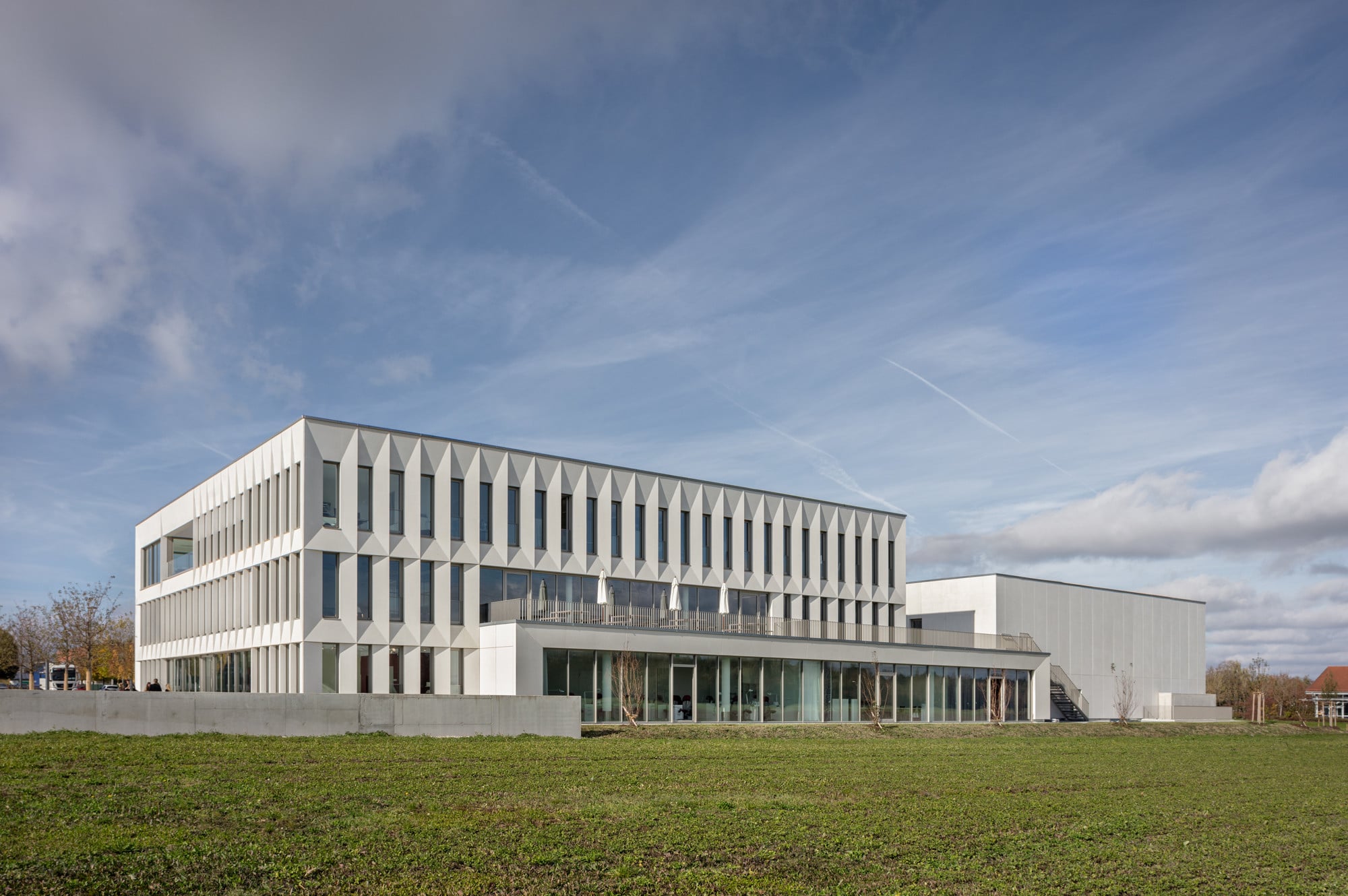Das neue Headquarter soll baulich die Wertvorstellungen des Unternehmens widerspiegeln: Klarheit und feine Oberflächen.