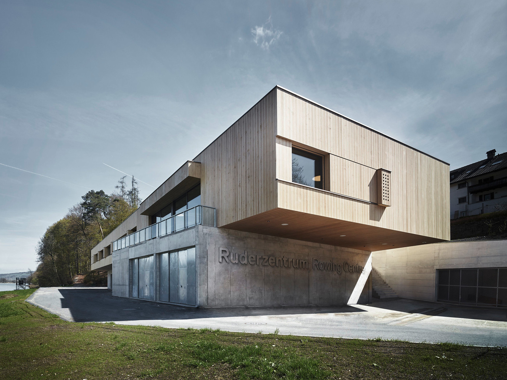 Das neue Ruderzentrum Rotsee stellt unter anderem Räume zur Durchführung internationaler Wettkämpfe zur Verfügung.