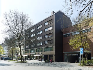 Die Präzision des Bauens nimmt mit der Vorfertigung erheblich zu (Abb.: Firmensitz Flexim in Berlin-Marzahn, geplant von ZRS Architekten Ingenieure).