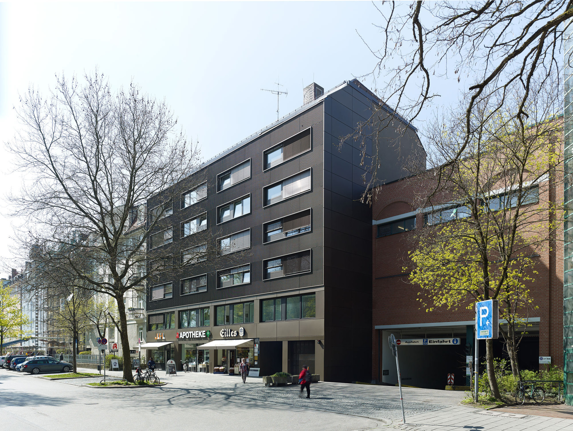 Das Wohn- und Geschäftshaus in der Donnersbergerstraße nach der Sanierung (Braun Krötsch Architekten, München) 