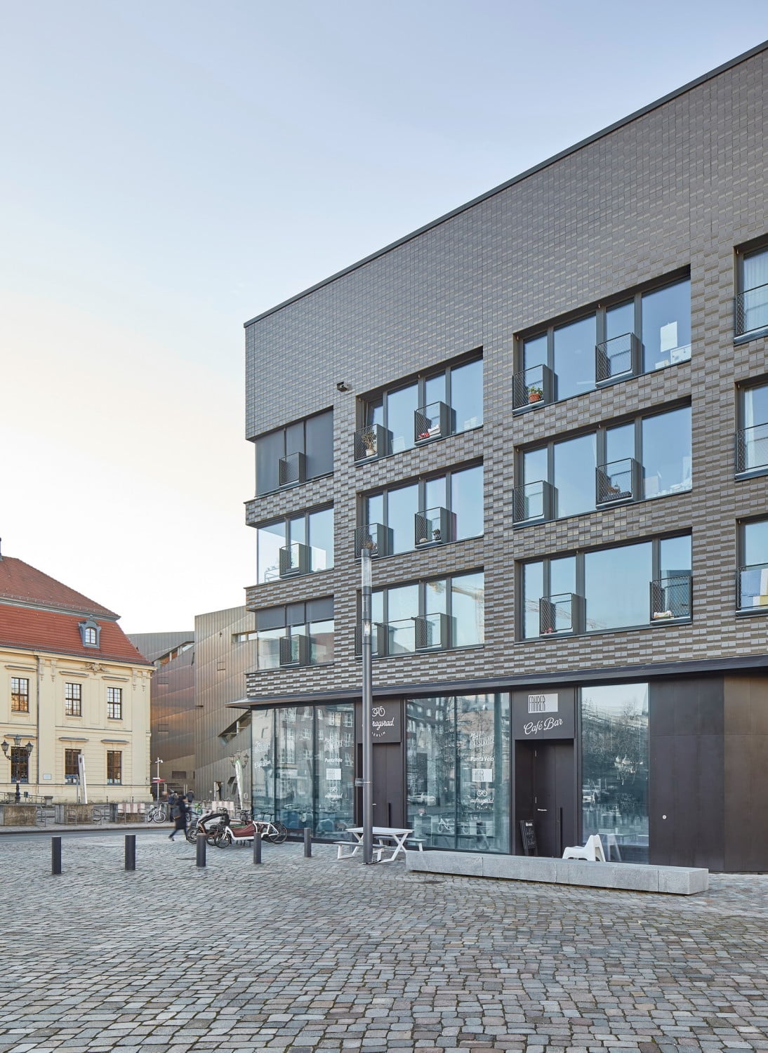 Wohn- und Gewerbehaus IBeB in Berlin-Kreuzberg | Fliesen und Platten