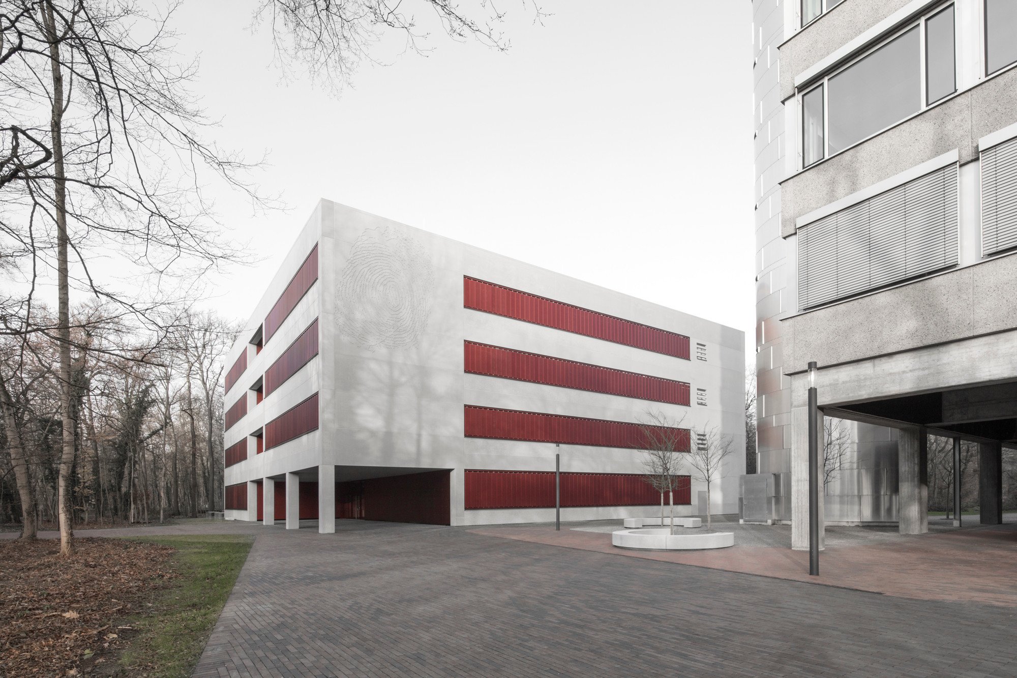 Gebäude N der Hochschule Karlsruhe | Sonnenschutz | Bildung / Forschung | Baunetz_Wissen