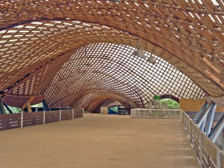 Tragwerk der Multihalle in Mannheim (Carlfried Mutschler und Frei Otto, 1974): Lattengitterschale mit einer Spannweite von 85 Metern