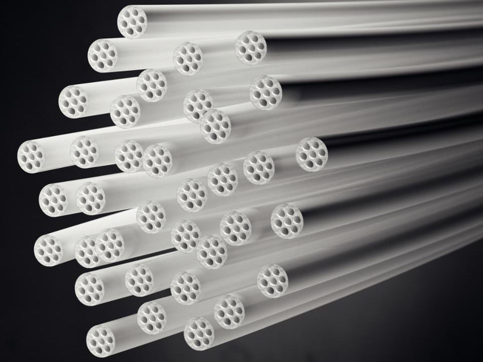 Die Ultrafiltrationsanlage entfernt mithilfe winziger Poren ungelöste Inhaltsstoffe rein mechanisch aus dem Wasser, darunter die meisten Mikroorganismen.