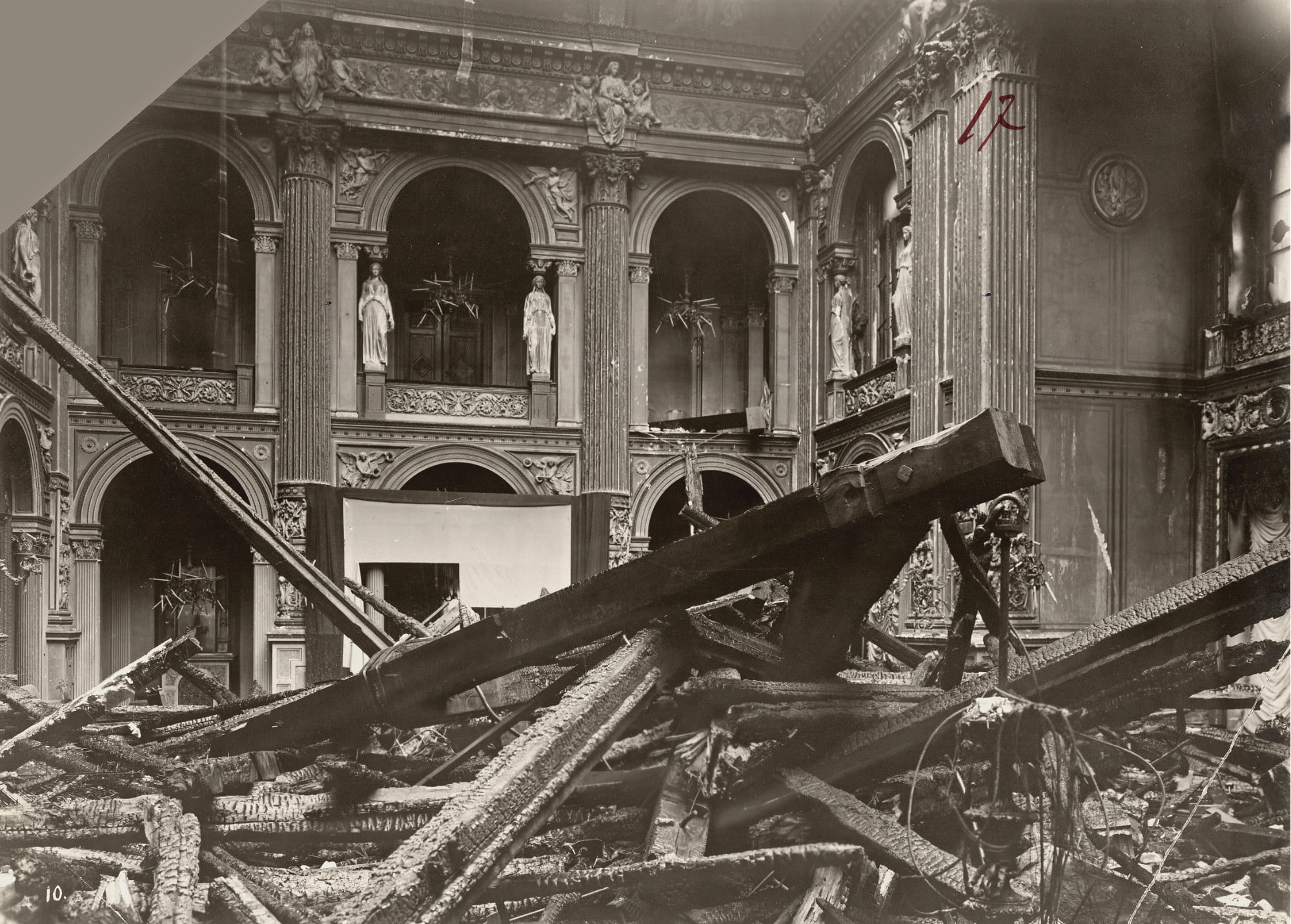 Der Raum, der sich im Gartenflügel des Schlosses befand, war 1913 bei einem Brand zerstört worden.