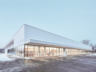 Die von Karl und Bremhorst Architekten geplante Sporthalle Liefering ist ein Leuchtturmprojekt der Stadt Salzburg.