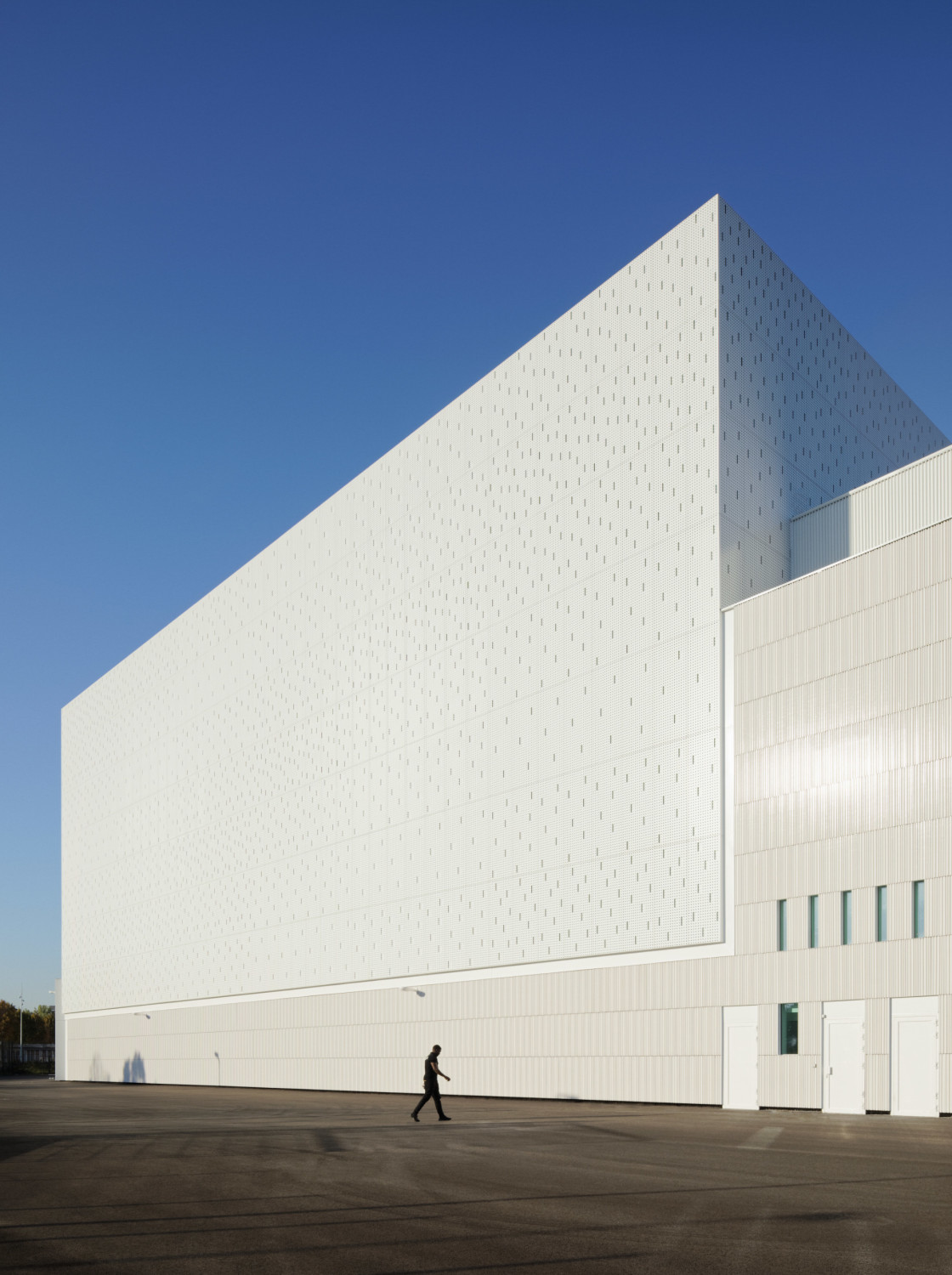 In dem 26 Meter hohen Tresorgebäude wird das Geld gelagert.