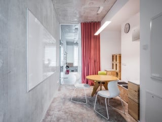 An der Berliner Friedrichstraße haben Deadline Architekten mit Frizz23 erstmals ein Baugruppen-Projekt im Gewerbebau realisiert.