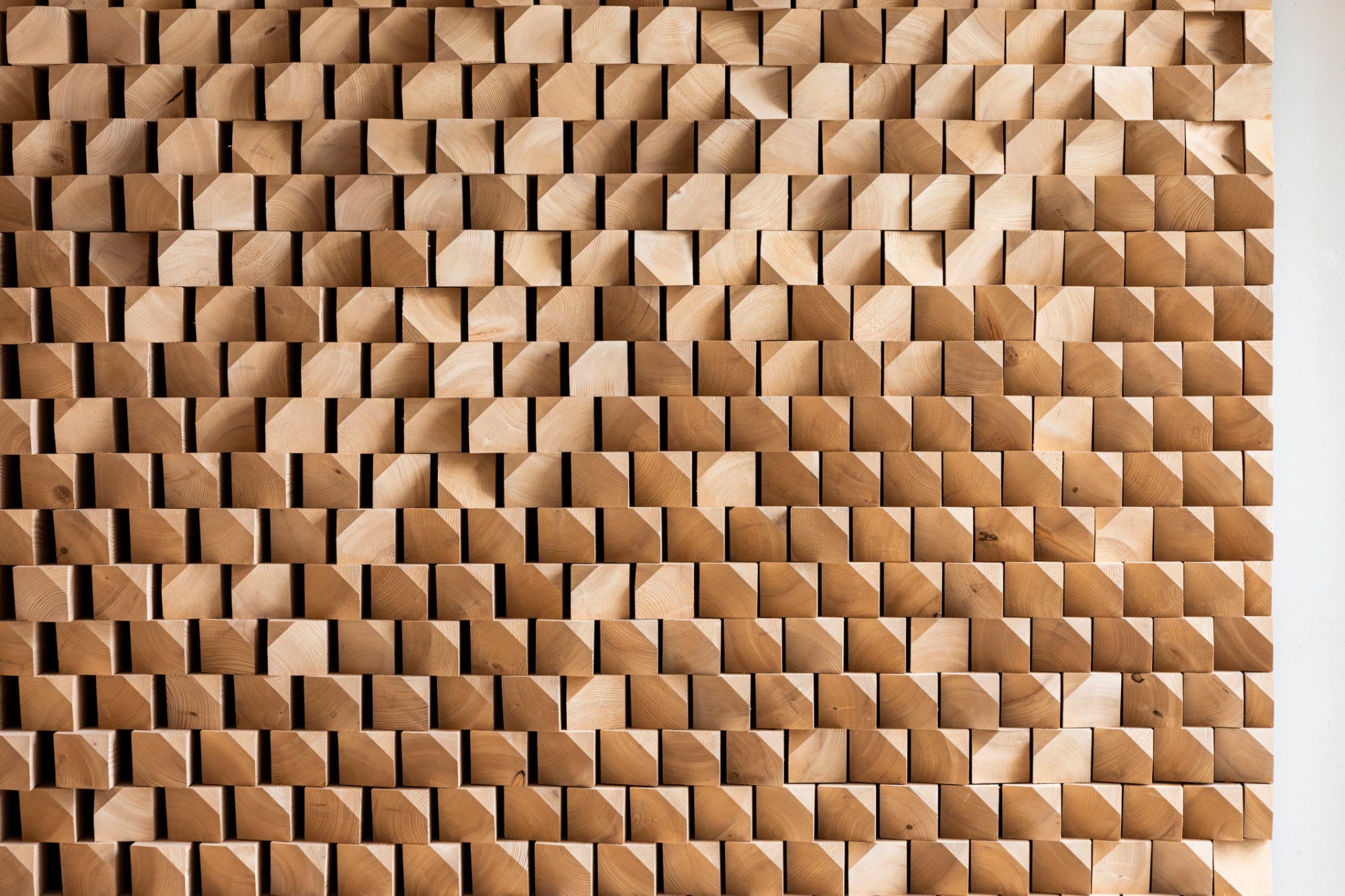 Für die Planung der komplexen Akustikwände wurde vorerst ein parametrisches Grundmodell angelegt, in dem mehrere Variablen justiert und verändert werden können. 