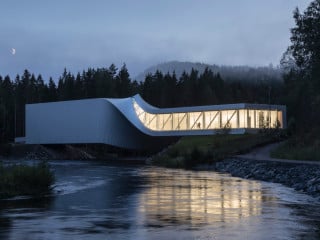 Im norwegischen Jevnaker kann einer der größten Skulpturenparks des Landes besichtigt werden.
