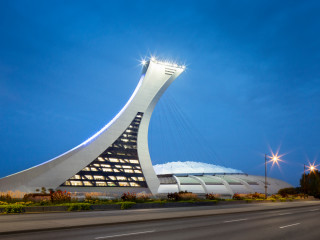 Im Olympiaturm von Montreal residiert seit kurzem auf sieben Geschossen eine Bank.