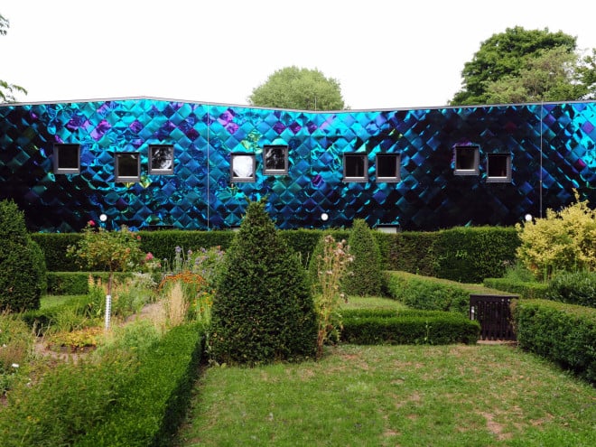 Im Ostpark in Frankfurt am Main ist nach einem langjärgigen partizipativen Prozess der Neubau einer Obdachlosenunterkunft entstanden.