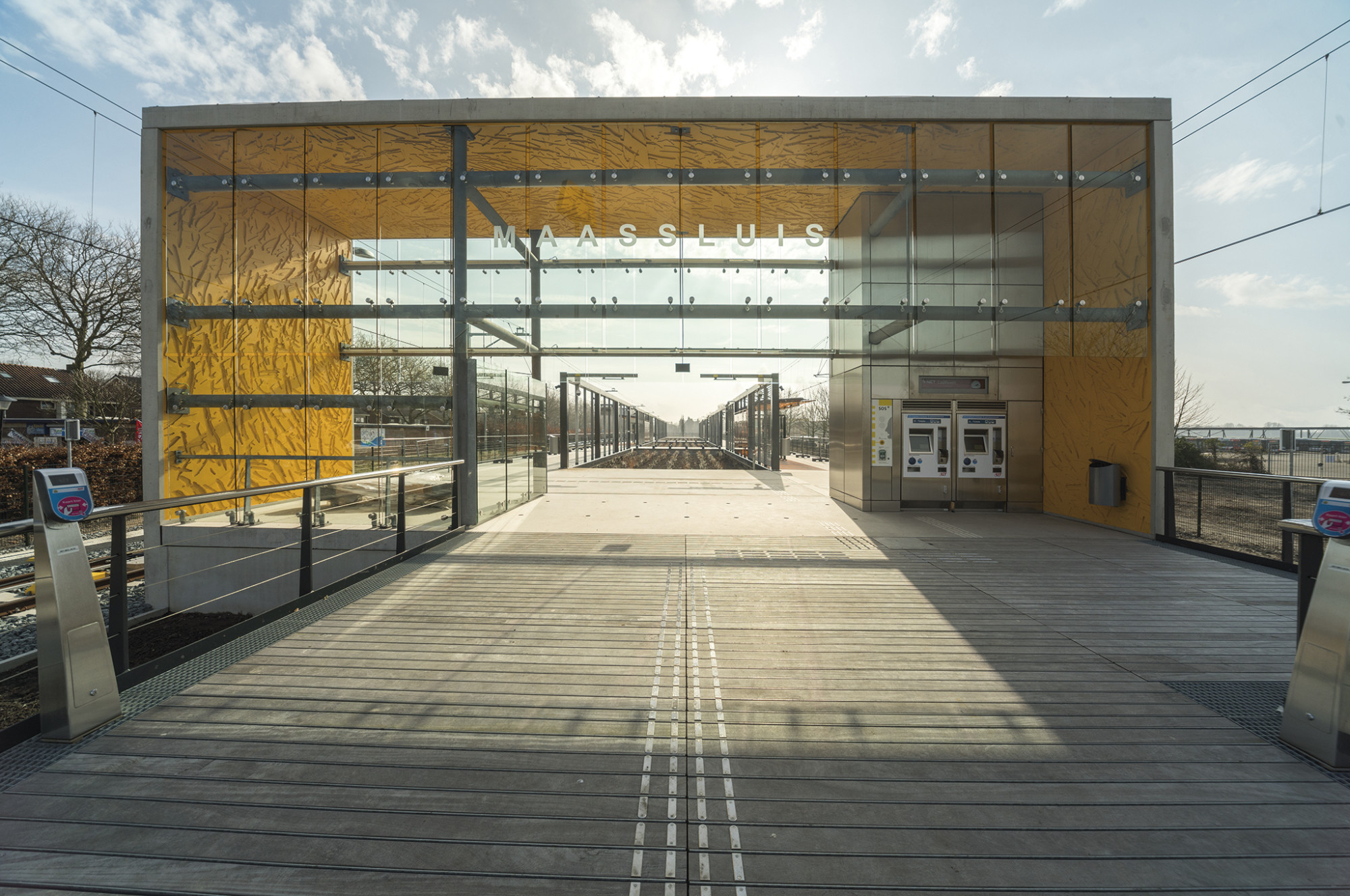 Das Motiv für das Betonrelief auf der Innenseite entwickelte der Designer Erik Sandifort.