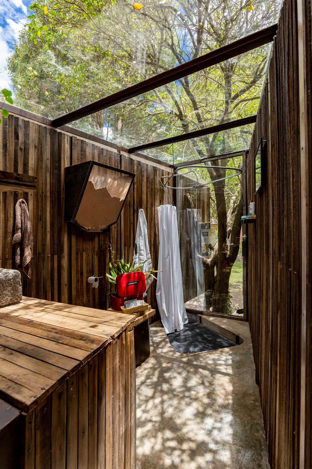 haus der fliegenden dachziegel in pifo sonnenschutz wohnen baunetz wissen