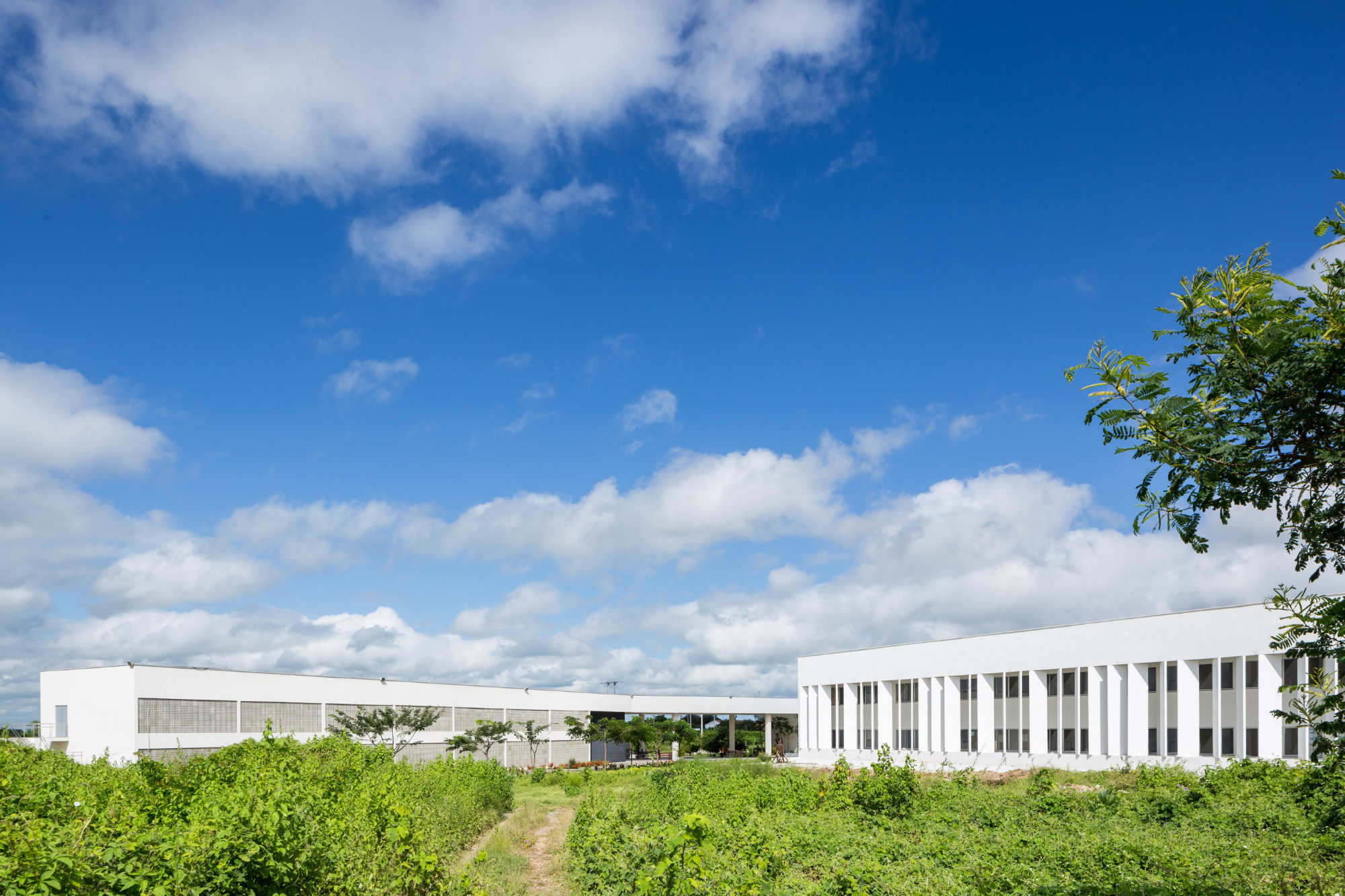 Universitätsgebäude in Crateús Sonnenschutz Bildung / Forschung
