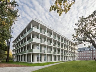 Die Architekten Heike und Detlef Sommer entwickelten auf einem Grundstück in Berlin-Köpenick hochwertige, energieeffiziente und pflegeleichte Mietwohnungen.