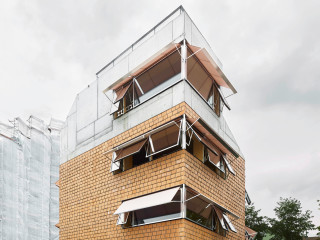 Die Bewohner des Neubaus im Zürcher Stadtteil Wipkingen hatten zuvor an gleicher Stelle in einem Satteldachhaus gelebt.