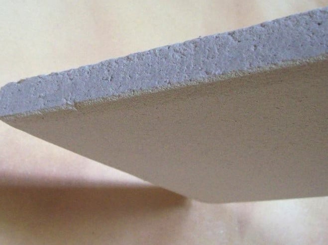 Eine Alternative aus Ton und Zellulosefasern bietet der österreichische Hersteller Emoton mit der Trockenbauplatte Panello.