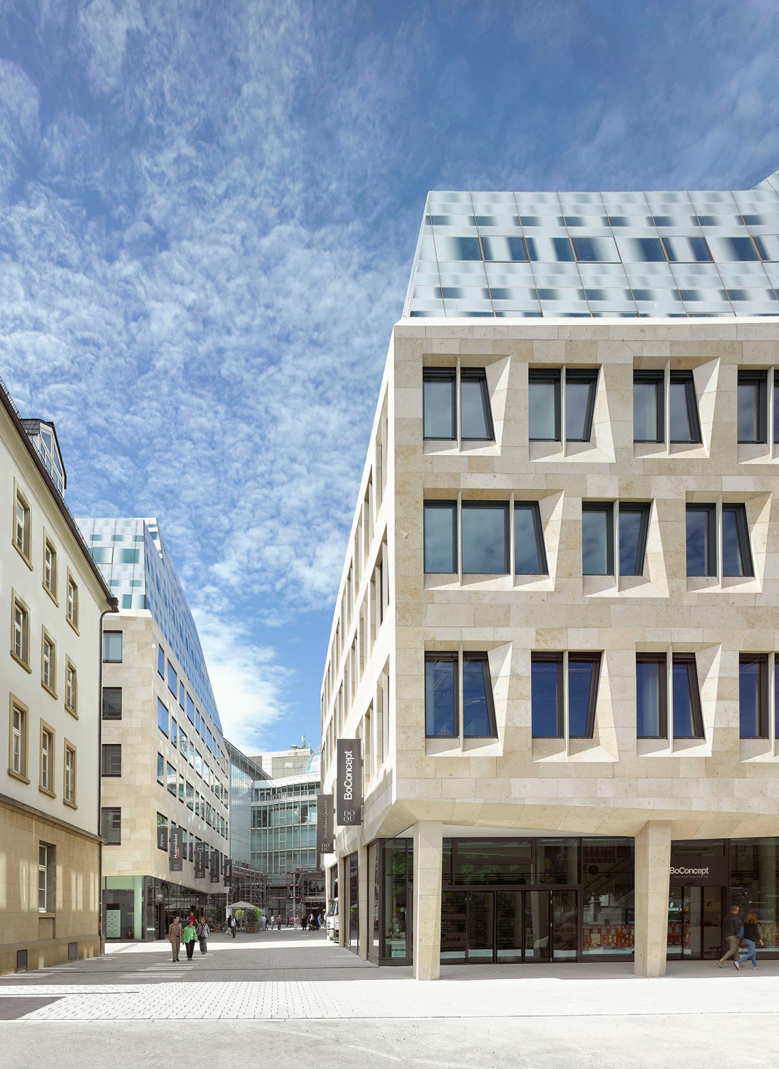 Die Architektur der Stuttgarter Schule stand bei der Fassadengestaltung Pate. 