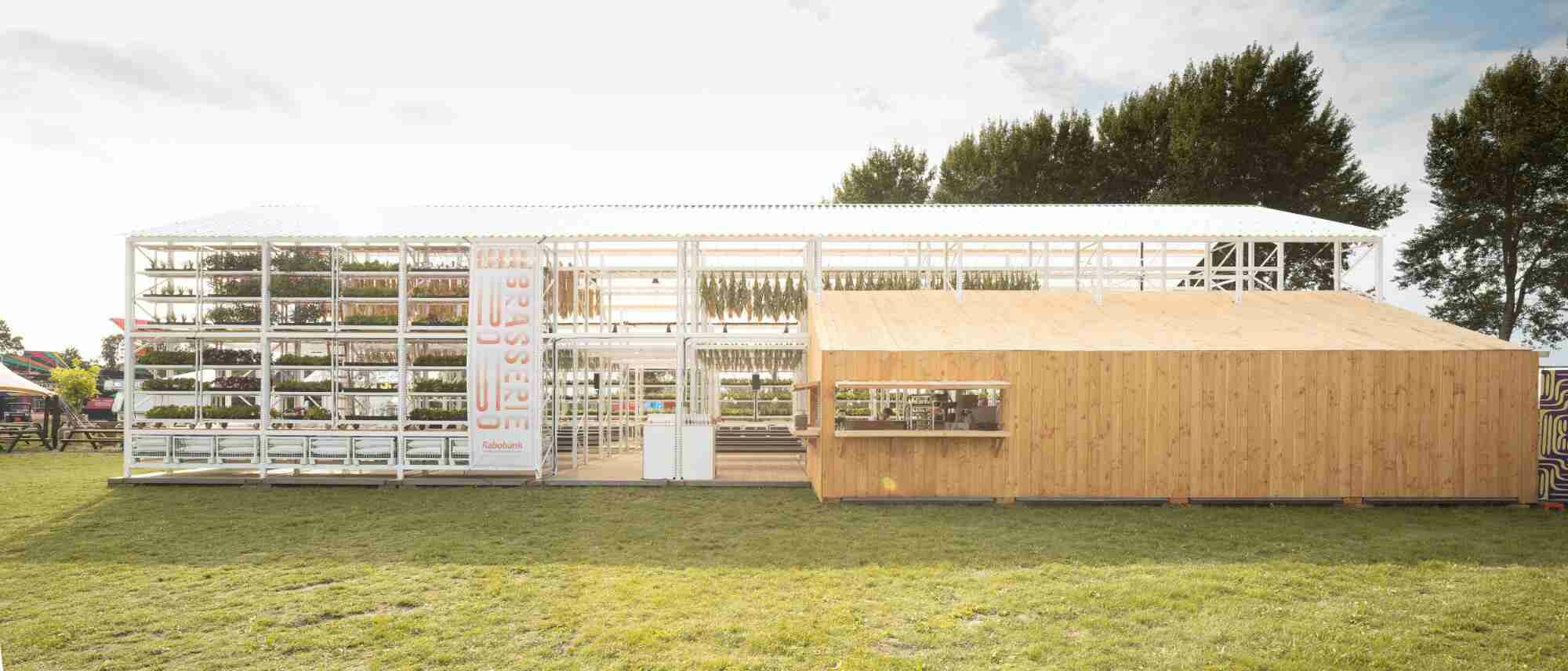 Geprägt wird der Pavillon durch ein modulares Prinzip, das an den Gerüstbau erinnert.